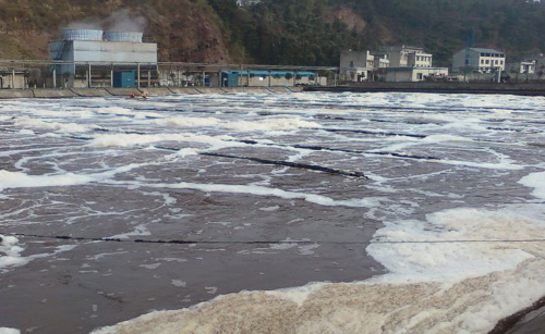 造紙廢水起泡原因以及造紙廢水處理消泡劑解決方案