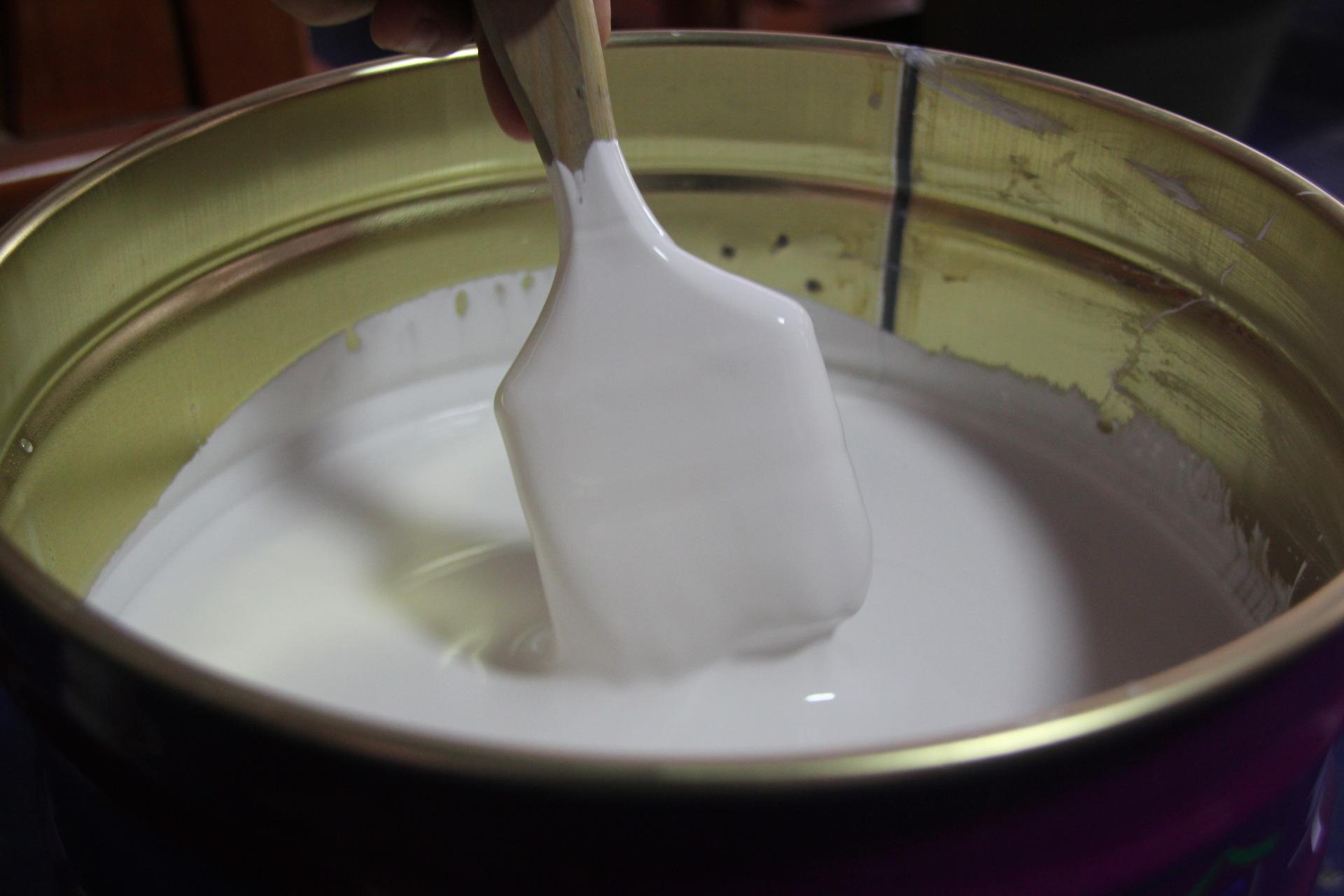 麵漆起泡會出現各種各樣的危害？麵漆消泡劑就是專門解決這個問題的！